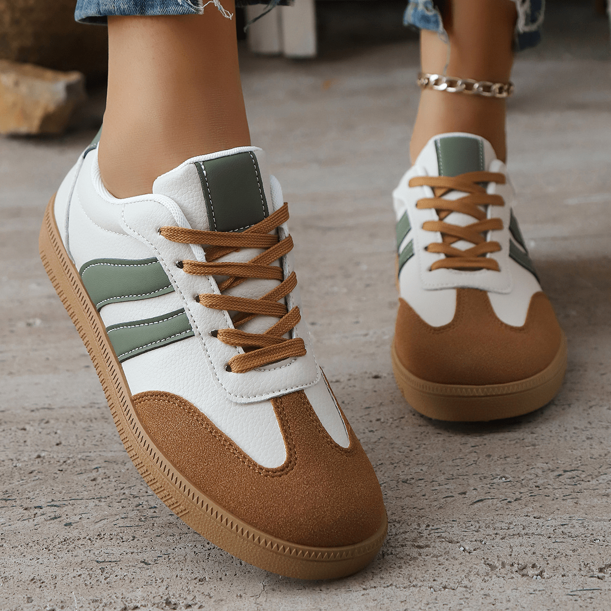 Betsy Retro Sneakers